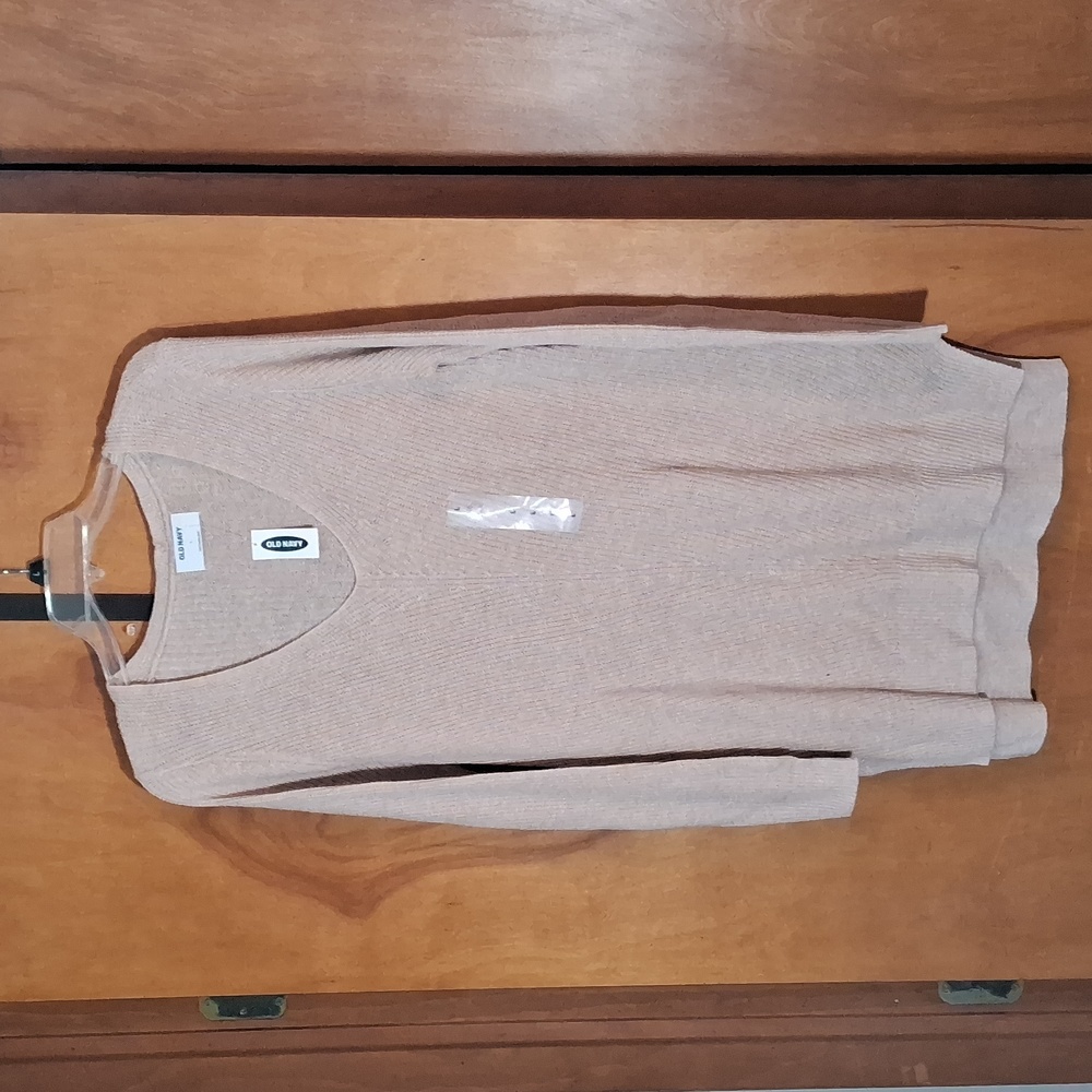🆕️ Old navy woman size large lightweight tan sweater.